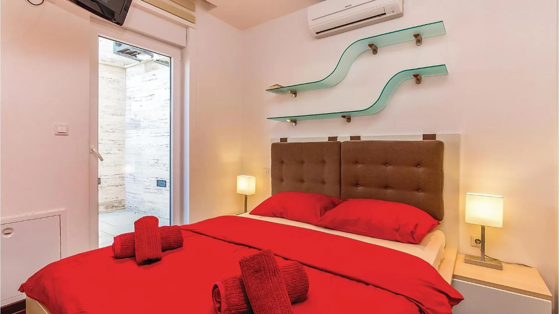 2 Bedroom Lovely Apartment In קריקווניצה 0*,  קרואטיה