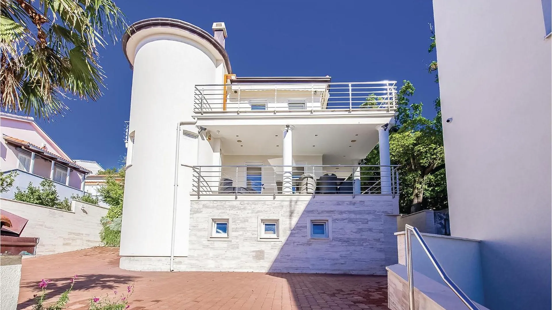 2 Bedroom Lovely Apartment In Crikvenica