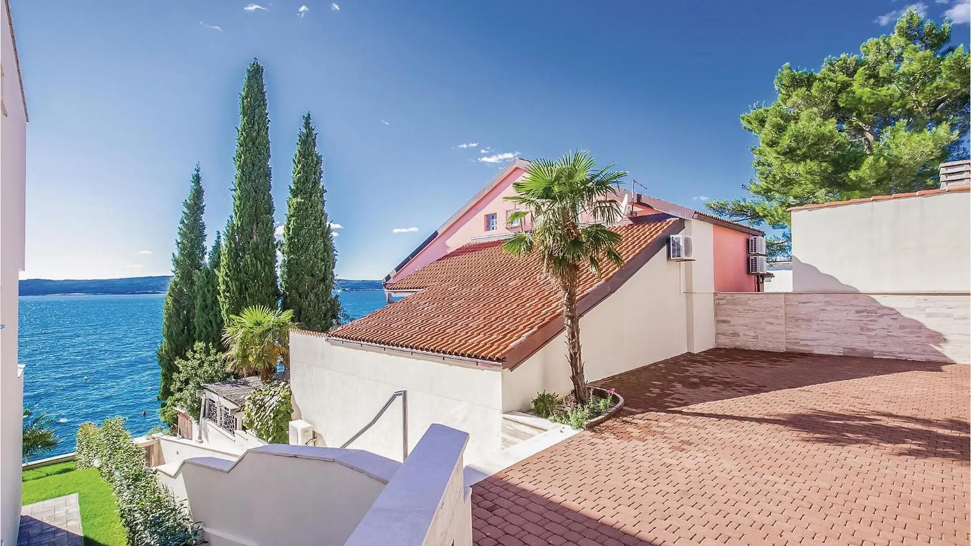 2 Bedroom Lovely Apartment In Crikvenica