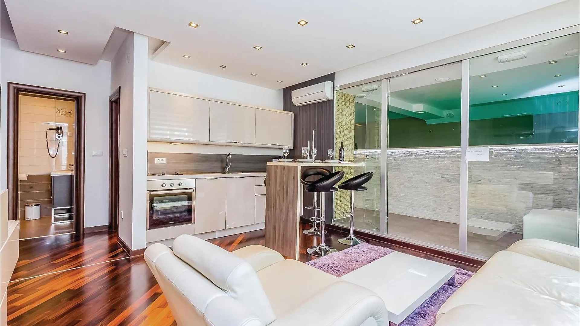 2 Bedroom Lovely Apartment In קריקווניצה